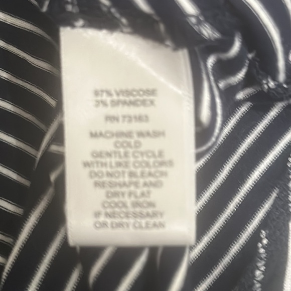 Cable & gauge Sz S navy and white striped V-neck sleeveless dress - Picture 4 of 4